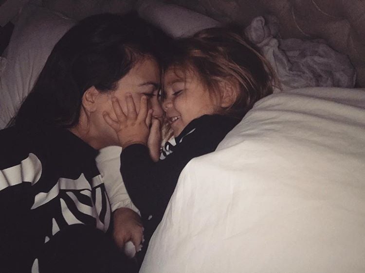 Por la cantidad de fotos que vemos de ellas dos juntas, no nos cabe la menor duda de que su relación es especial.