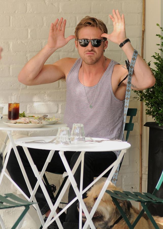 En 1998, cinco años después de que Dicaprio se estrenara en el cine, Ryan Gosling lo hacía en la televisión con 'Hércules: sus viajes fantásticos' para después compartir 'clan' infantil con Justin Timberlake en 'The Mickey Mouse Club', la versión americana de nuestro 'Club Disney' o 'Club Megatrix'.