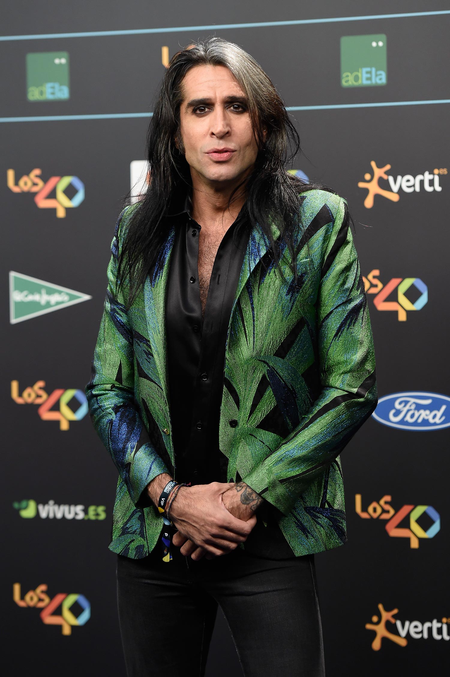 Mario Vaquerizo en la alfombra de los 40.