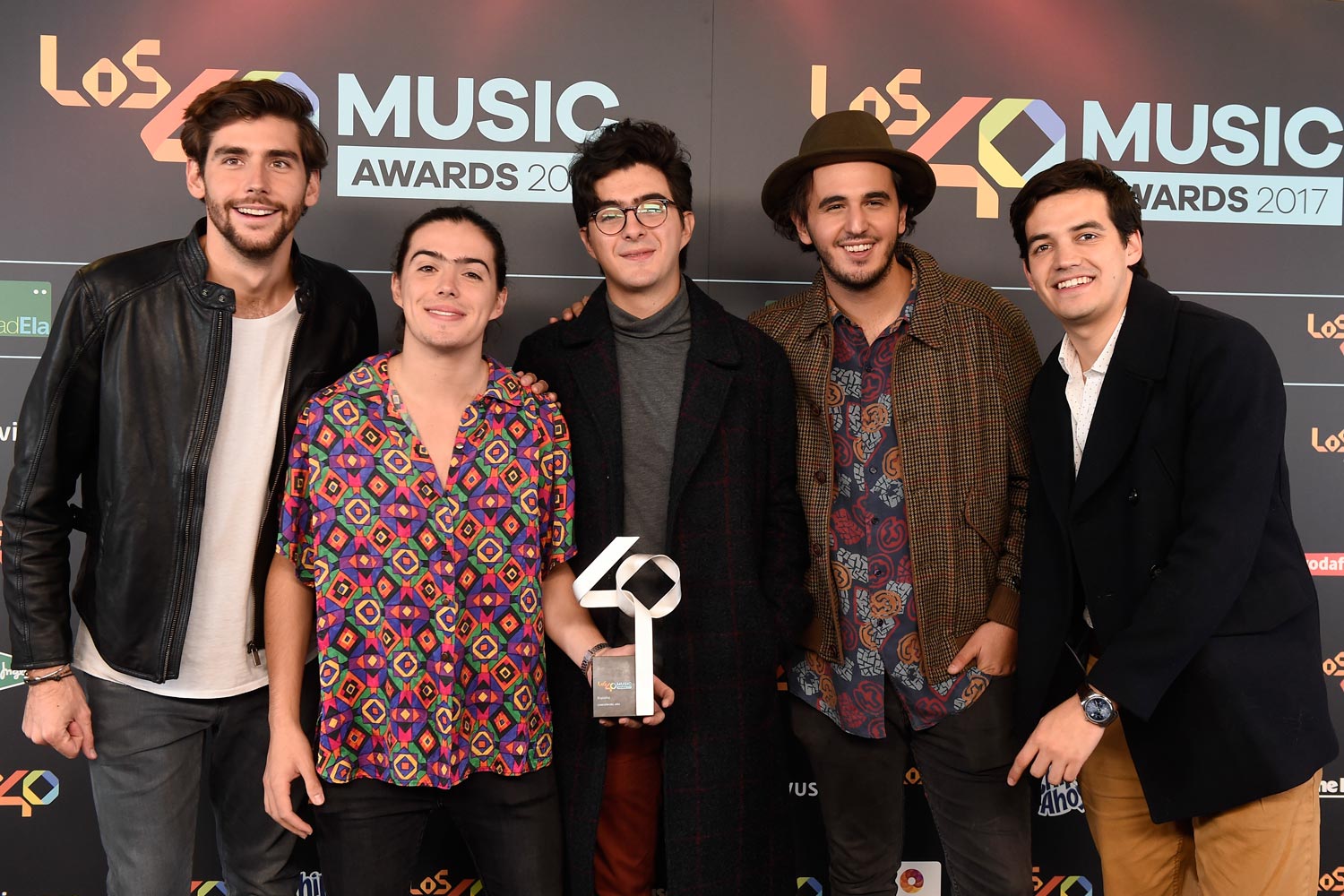 Morat y Álvaro Soler, premio a mejor canción del año.
