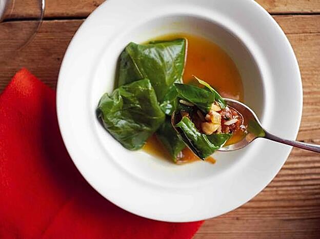 Prepara estas acelgas rellenas, atractivas para los más pequeños.