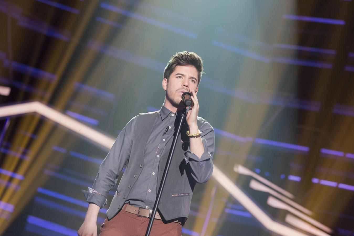 El nominado cantó "When we're young".