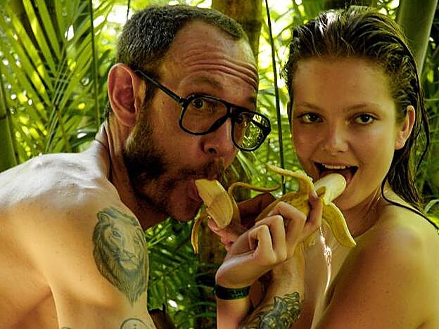Terry Richardson en una sesión con la modelo Eniko Mihalik.