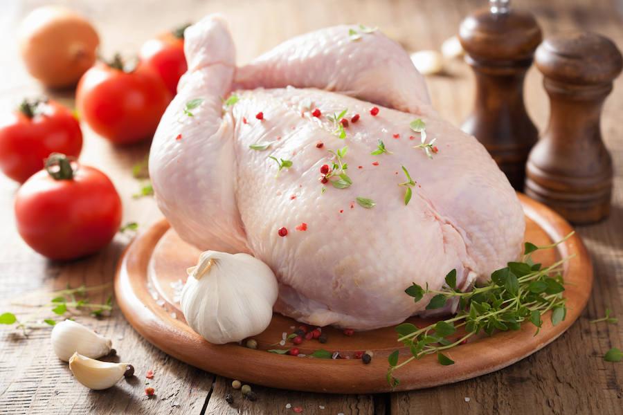 El triptófano del pavo es un antidepresivo de origen natural y un aminoácido que produce serotonina, que potencia la sensación de felicidad.