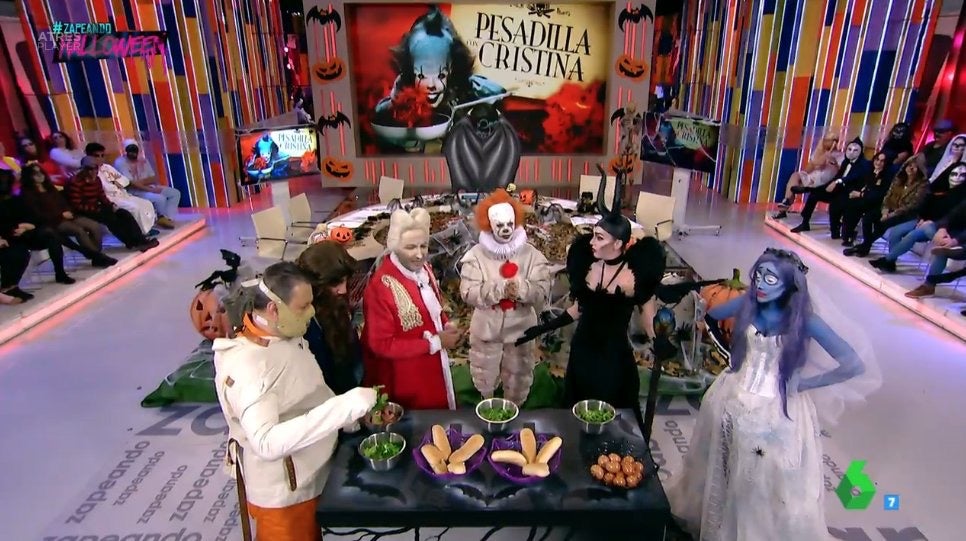 'It', 'Maléfica' o 'La novia cadáver' son solo algunos de los terroríficos personsajes que se reunieron en el plató de 'Zapeando' para celebrar Halloween.