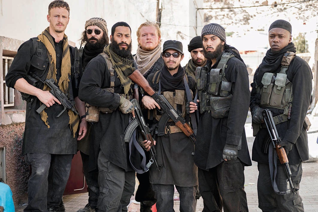 Esta miniserie, muy documentada, es una ficción muy real sobre los jóvenes que viajan a Siria para unirse al ISIS. La ilusión inicial se convierte pronto en desilusión violenta. Se narra en paralelo la historia de los hombres y de las mujeres. (Channel 4)