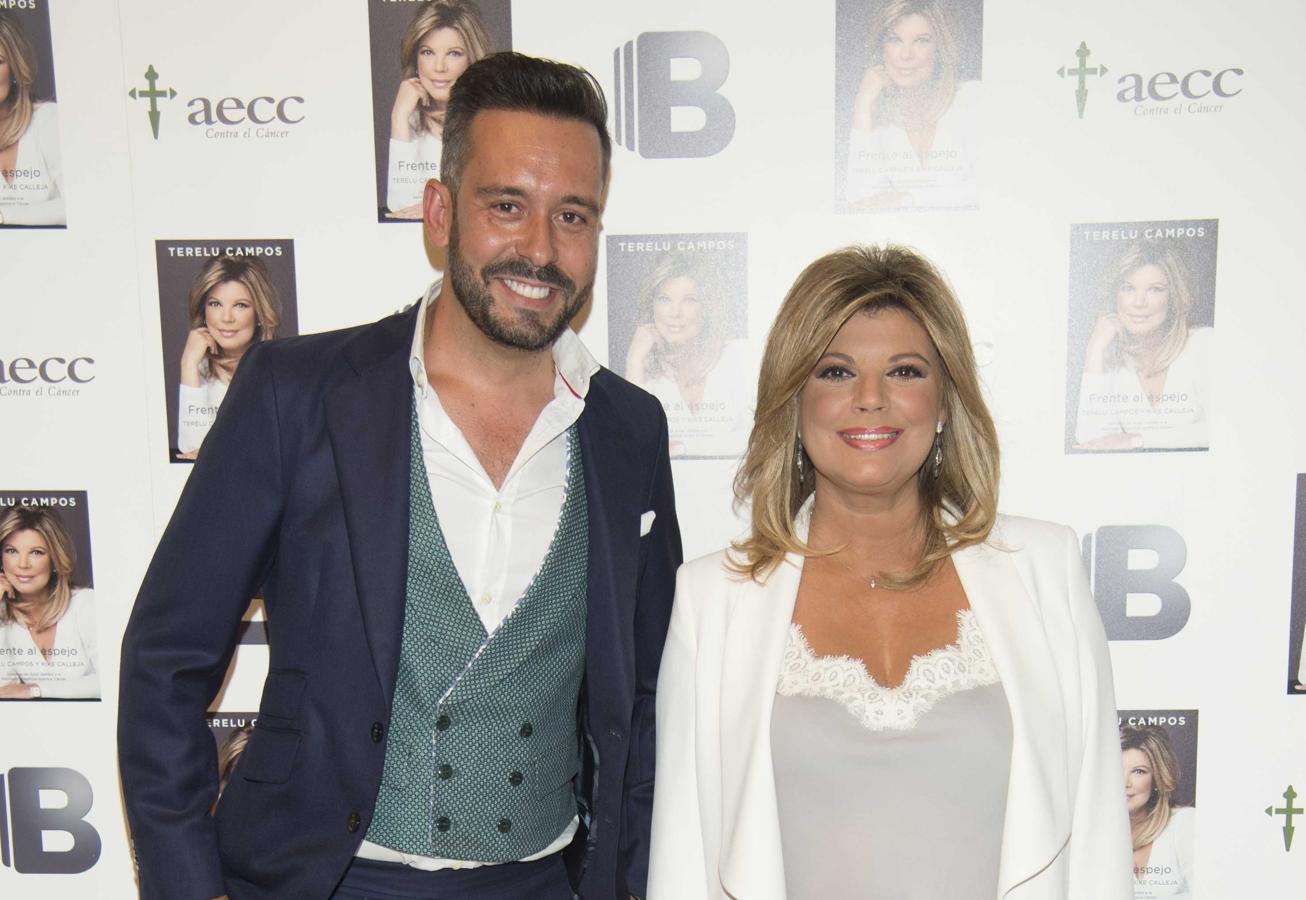 Hasta donde se sabía, les unía una bonita amistad. Pero hace no mucho se descubrió que ambos mantuvieron relaciones sexuales durante mucho tiempo. Se ha rumoreado mucho sobre si seguían viéndose, aunque durante el 'polideluxe' Terelu lo desmintió.