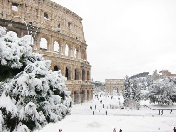 Casi nunca nieva en la capital italiana, pero así estaba la ciudad una mañana de invierno de 2012.