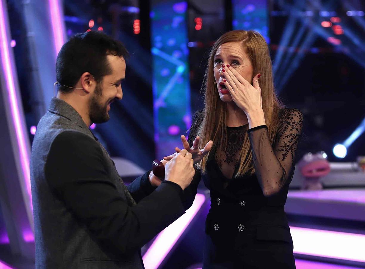 María Castro rompió a llorar cuando su chico, José Manuel Villalba, le pidió que se casara con él en directo.