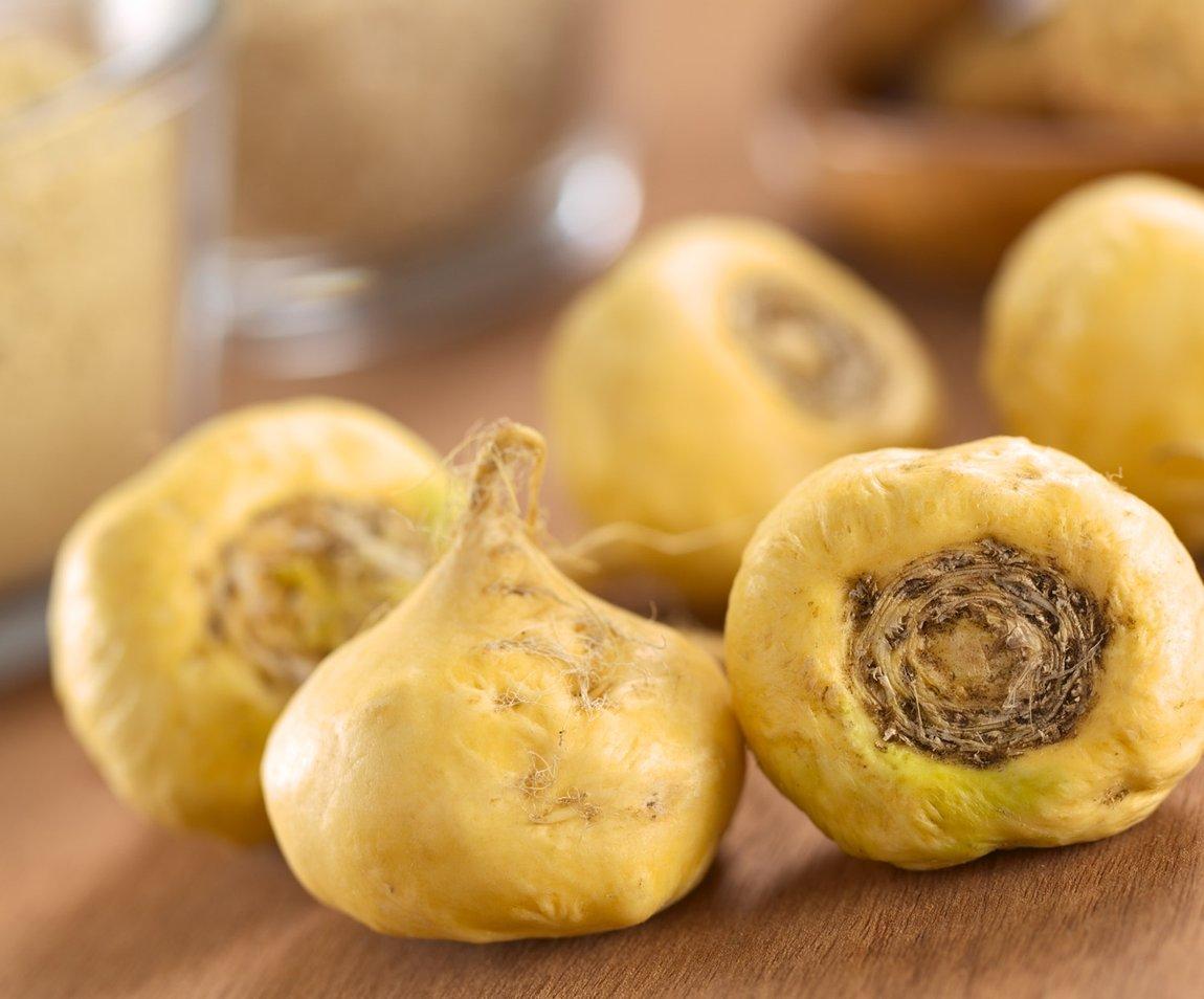 Crece en los Andes y, por su poder afrodisiaco, la llaman la viagra peruana. Aumenta la libido femenina y aporta efectos energizantes y antiestrés.