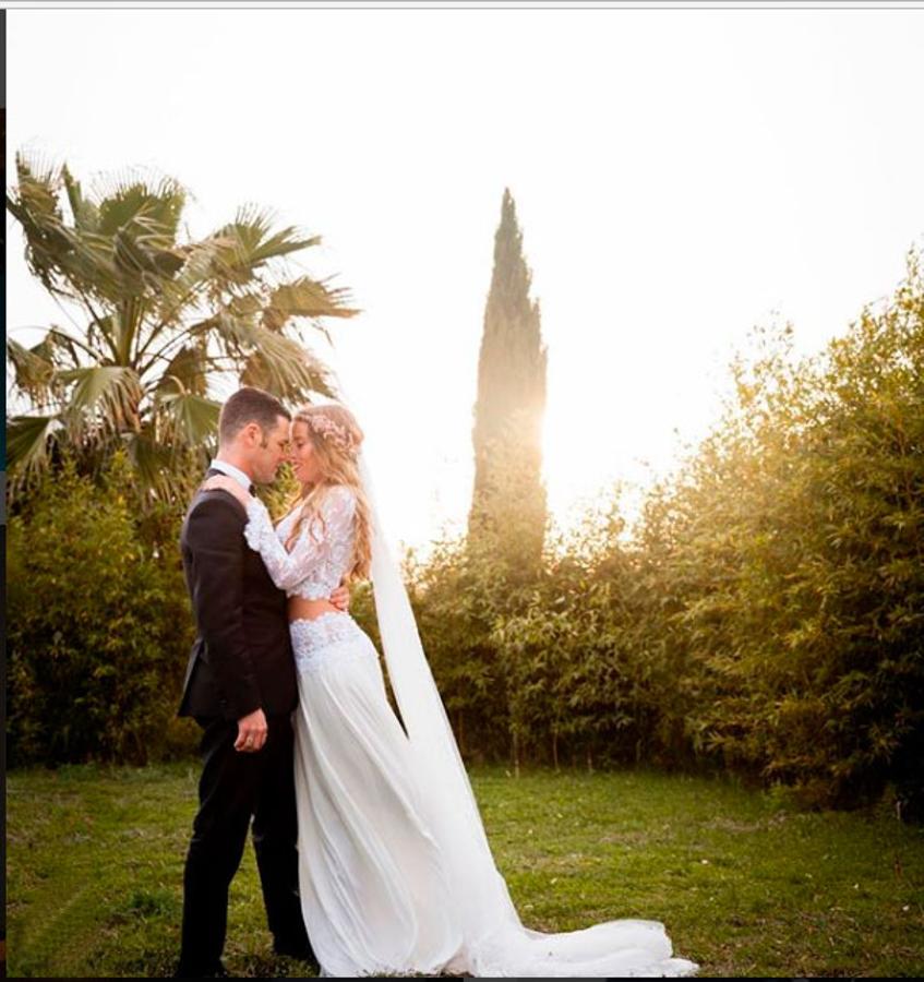 Fonsi Nieto y Marta Castro en una imagen de su boda, celebrada el 30 de abril.