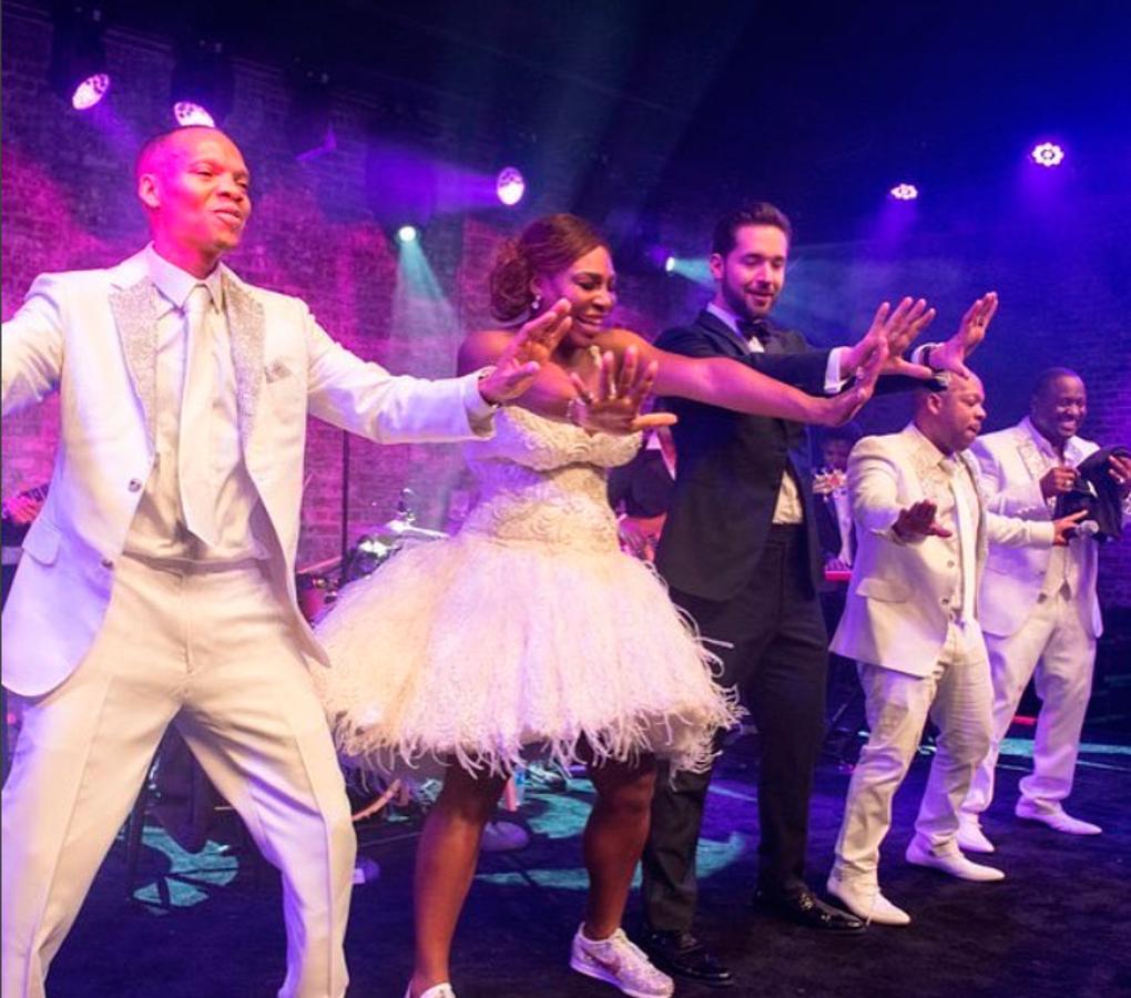 Una boda poco convencional, como ven en la foto. Así fue el enlace de Serena Williams y Alexis Ohanian, celebrado a mitad de noviembre.