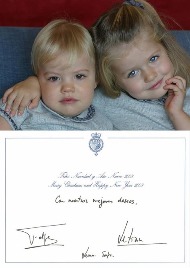 Esta fue la primera felicitación en la que posaron juntas Sofía y Leonor.
