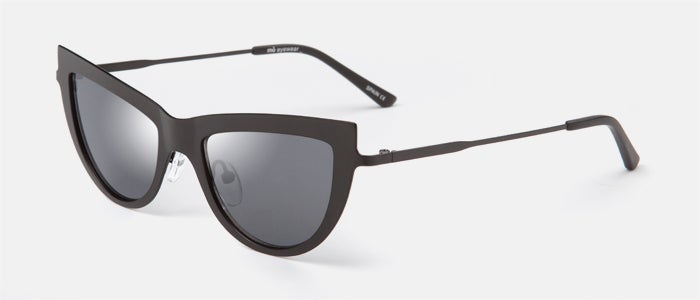 Una gafas 'eye cat' siempre te darán un aspecto sofisticado. Las negras son todo un clásico, como estas de Mó (Multiópticas). Precio: 49 euros.