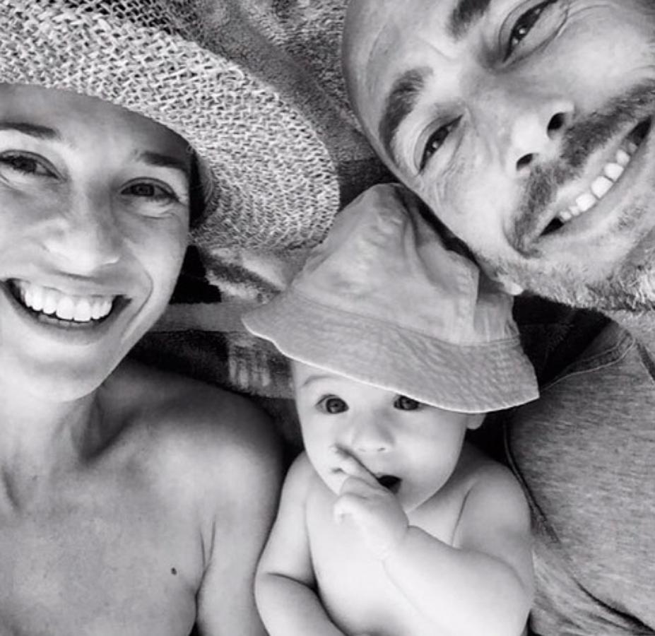 Marta Etura, que anunció su embarazo sobre la alfombra roja, no dio detalles de quién era el padre de lacriatura que vino al mundo a mediados de enero en San Sebastián.