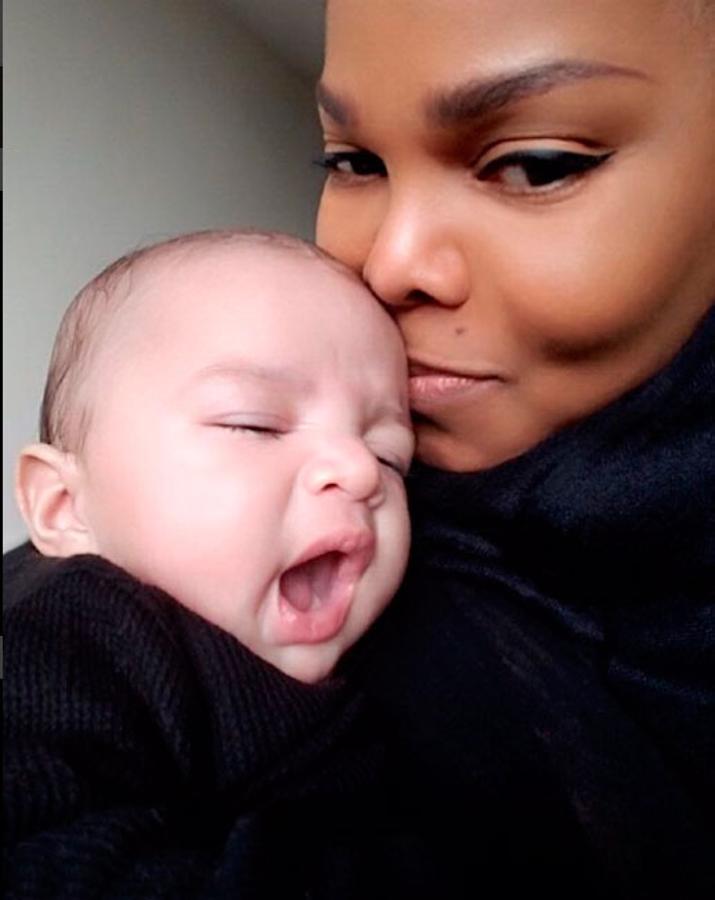 Janet Jackson en una de las fotos de su Instagram en las que presume de niño. El pequeño Eissa nació el 3 de enero.