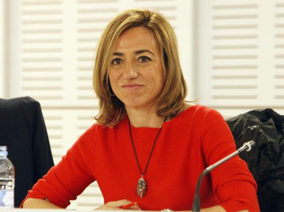 La política Carme Chacón fue encontrada sin vida en su domicilio el 9 de abril. La causa de su muerte fue una cardiopatía congénita.