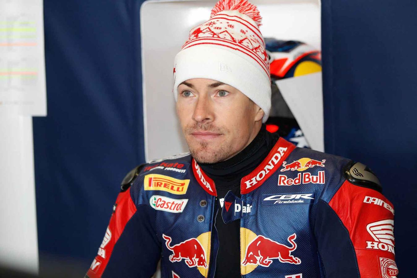 El 22 de mayo, tras semanas hospitalizado al ser atropellado por un coche mientras entrenaba en bicicleta, Nicky Hayden acababa falleciendo.