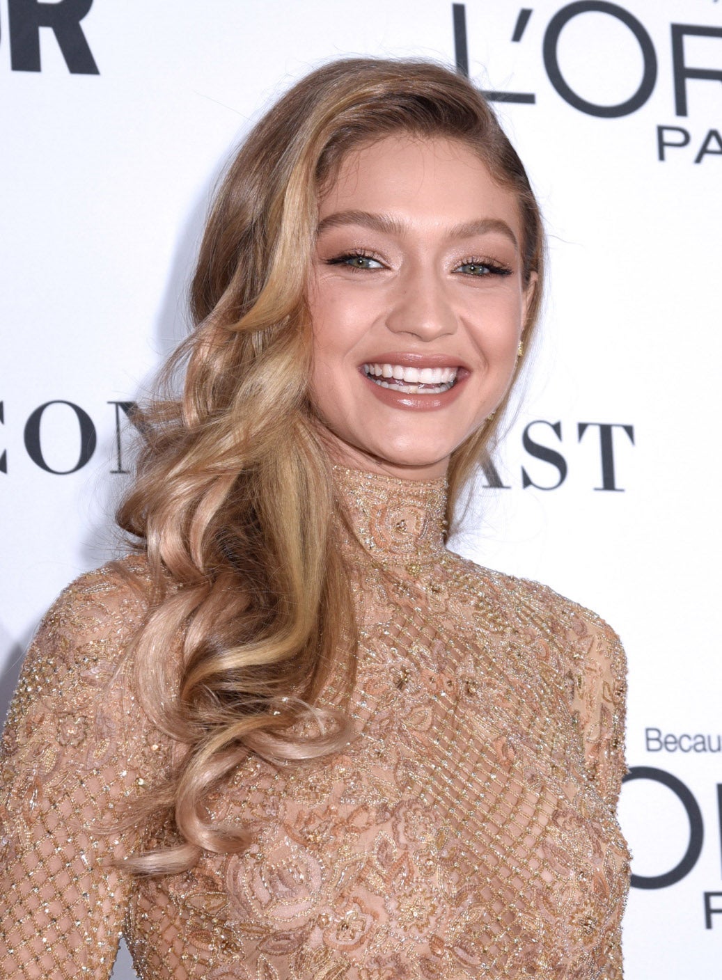 La modelo Gigi Hadid es fiel a su melena larga rubia pero en 2017 nos dio una sorpresa con un cambio de look.