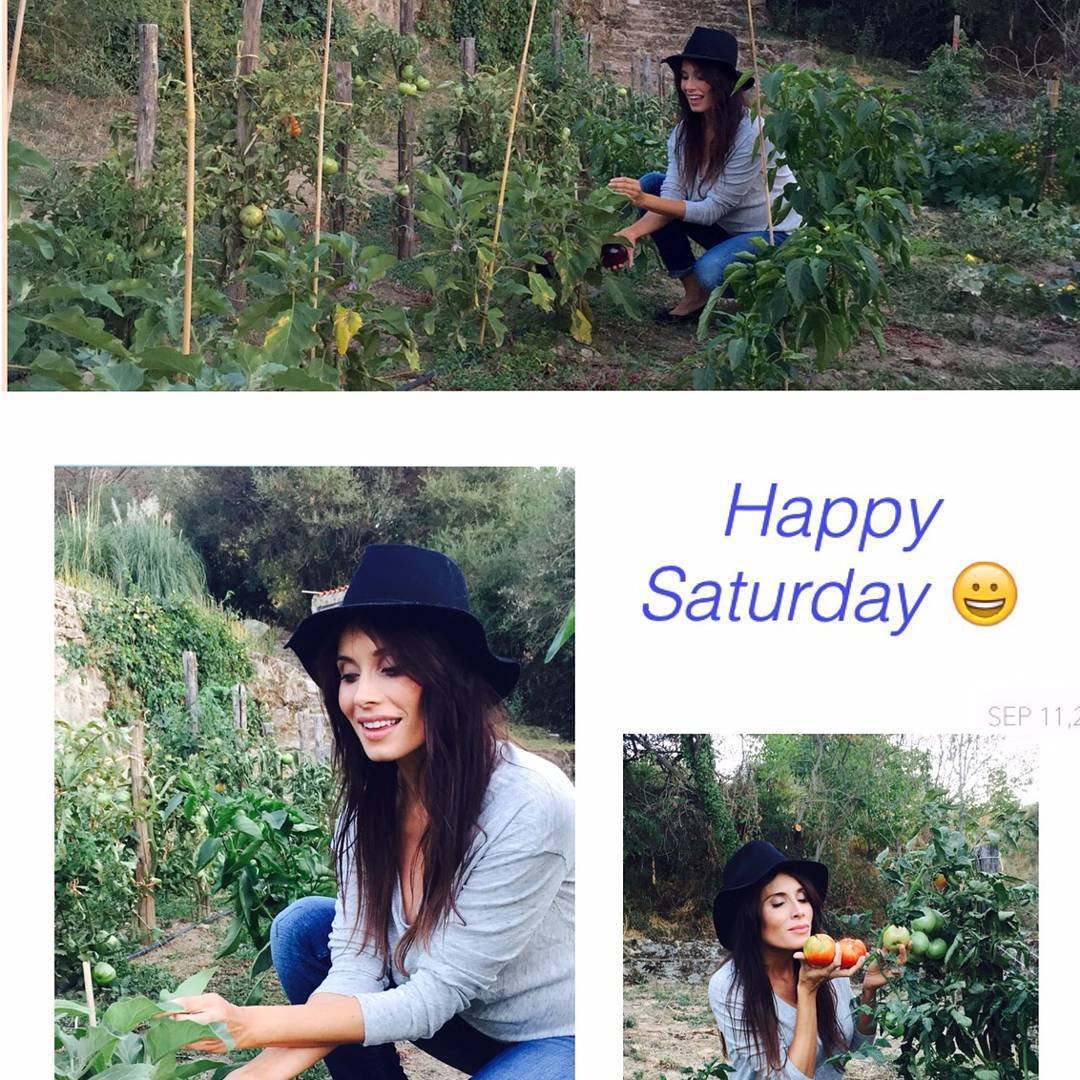 'No hay nada mejor que pasar la mañana en el huerto. 100% natural. ¡Rico, rico! // There's nothing better than spending the morning in the vegetable garden. 100% natural. Tasty&Healthy!!' ¡Muy auténtica!