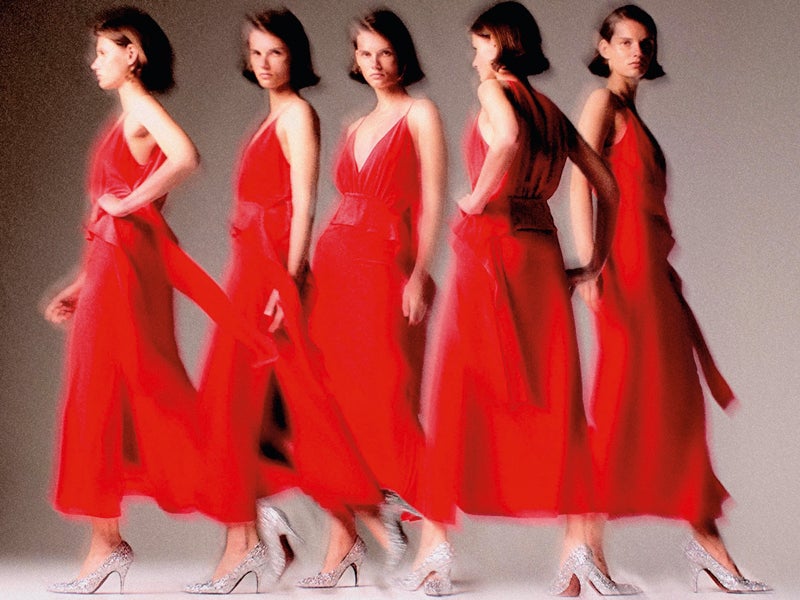 Apúntate una compra con la que causarás sensación y con la que, además, te adelantarás a las tendencias de primavera: los zapatos de escarcha. Te anticipamos que el próximo año serán un must veraniego.