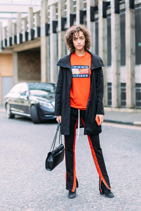 Y para rematar el año, el chándal con cremalleras. Volver a las tendencias de los años 90 ha sido tan duro como lo fue 2007 para Britney Spears