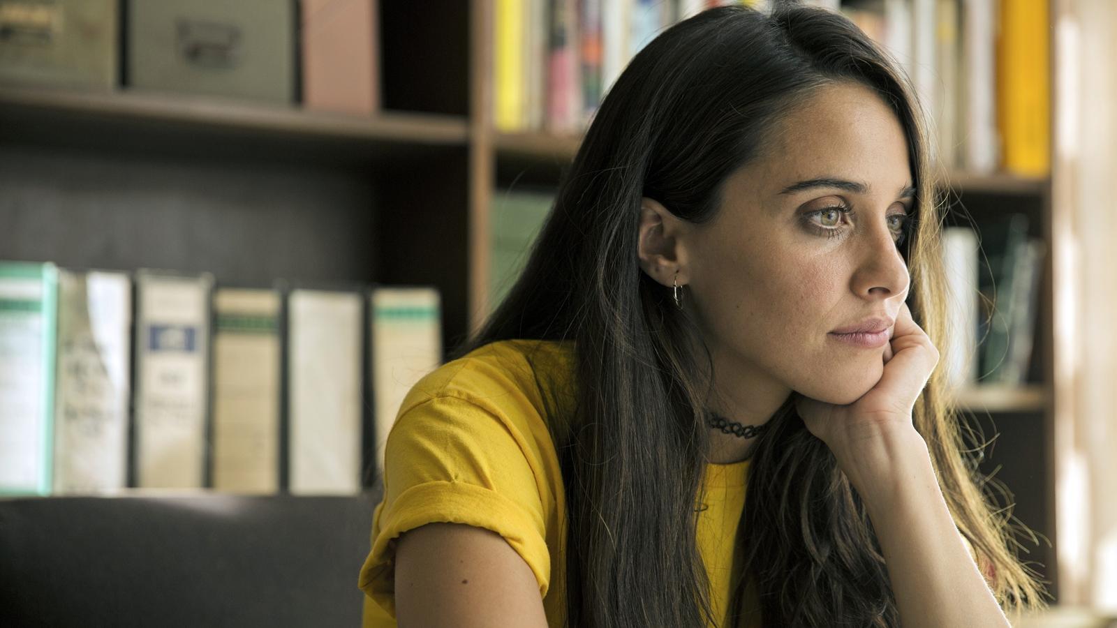 'La llamada' se ha convertido en una de las películas españolas favoritas del año. Las protagonistas son dos jóvenes que pasan su verano en un campamento de monjas y lo que ocurre allí es... ¡Surrealista!