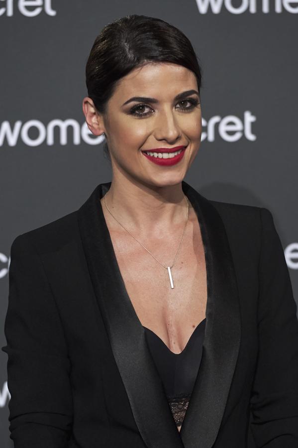 El recogido efecto 'wet' con raya lateral marcada de Bárbara Lennie