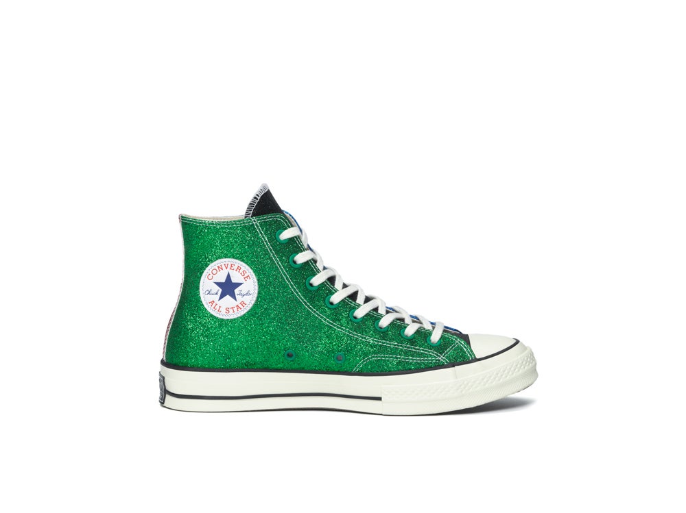 Las calles se han llenado de purpurina con la nueva colaboración de Converse y JW Anderson.