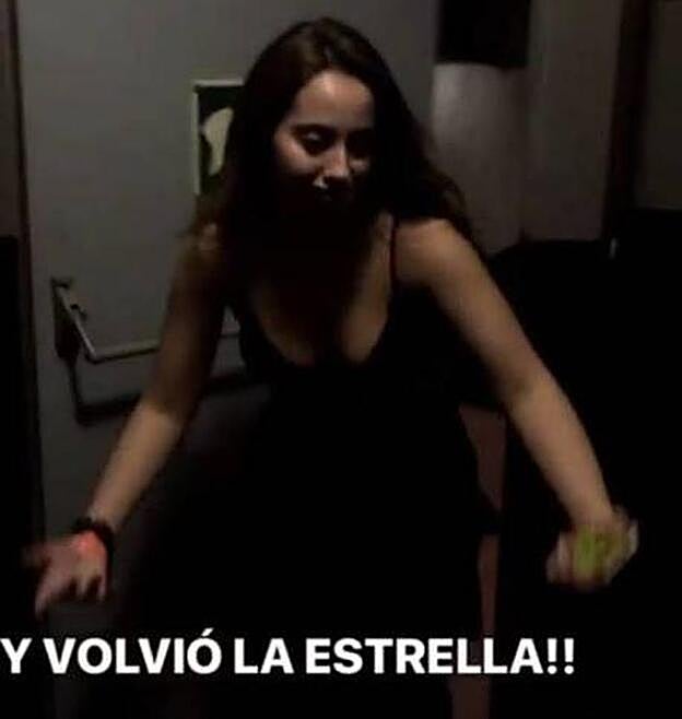 Andreíta ejerciendo de DJ en una imagen colgada por una de sus amigas.