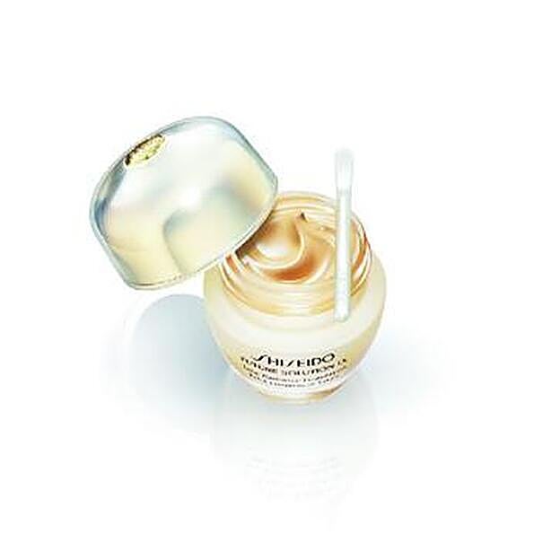 Future Solution Total Radiance Foundation SPF15 de Shiseido (105€).