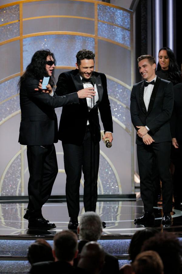Gracias a James Franco, Tommy Wiseau terminó subiéndose al escenario de los Globos de Oro.