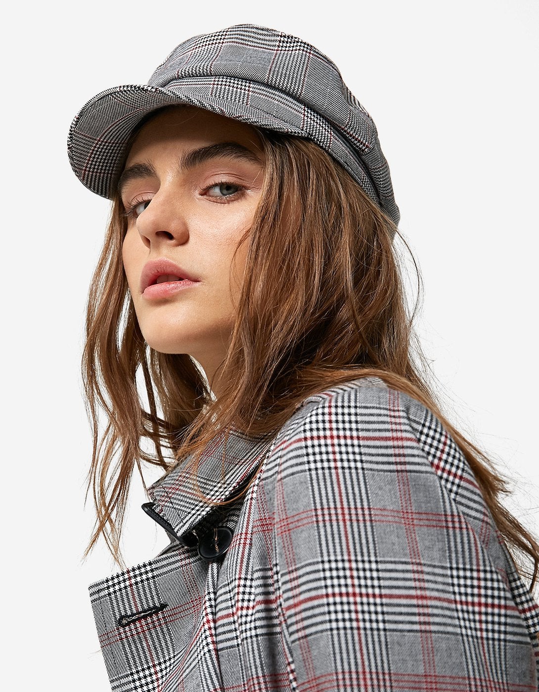 Gorra de cuadros. Precio: 7,99 euros (antes 12,95 euros)