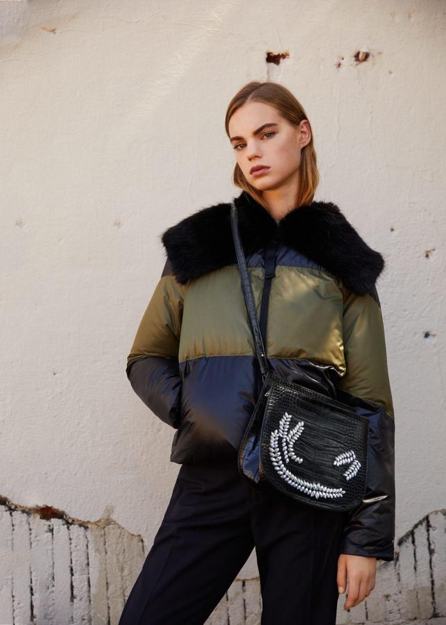 Bolso con pedrería de Mango. Precio: 29,99 euros (antes 39,99 euros)