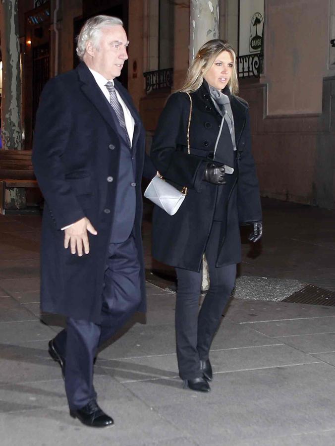 Patricia Olmedilla y Gonzalo de la Cierva en el funeral de Carmen Franco.