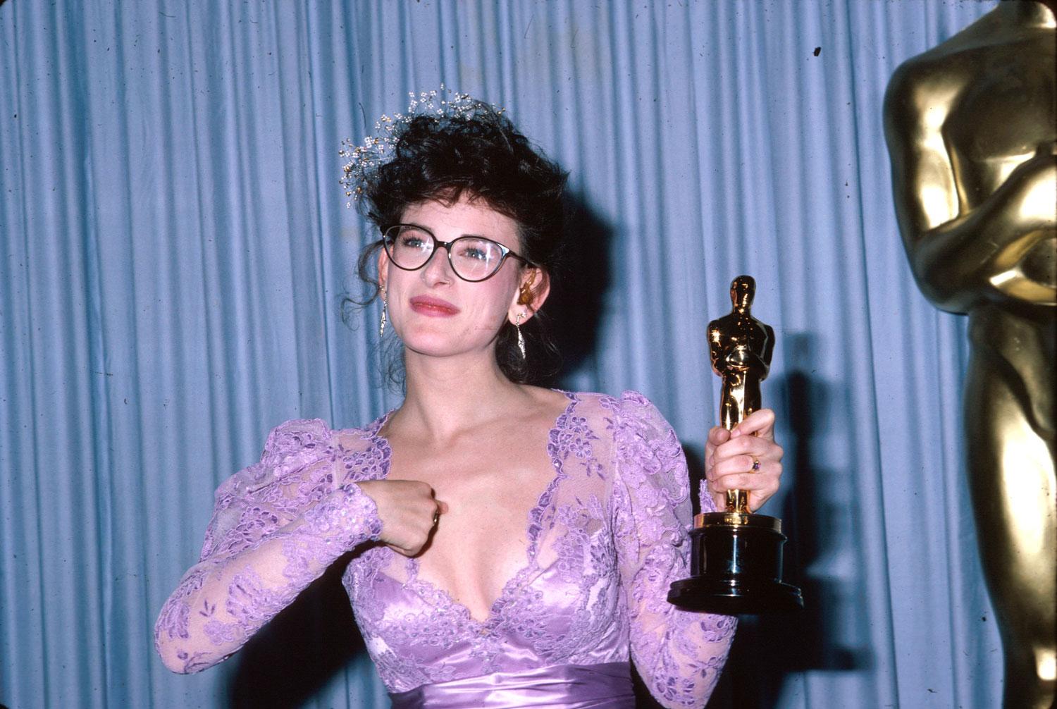 Marlee Matlin consiguió el Oscar a Mejor Actriz en 1987 por 'Hijos de un dios menor'.