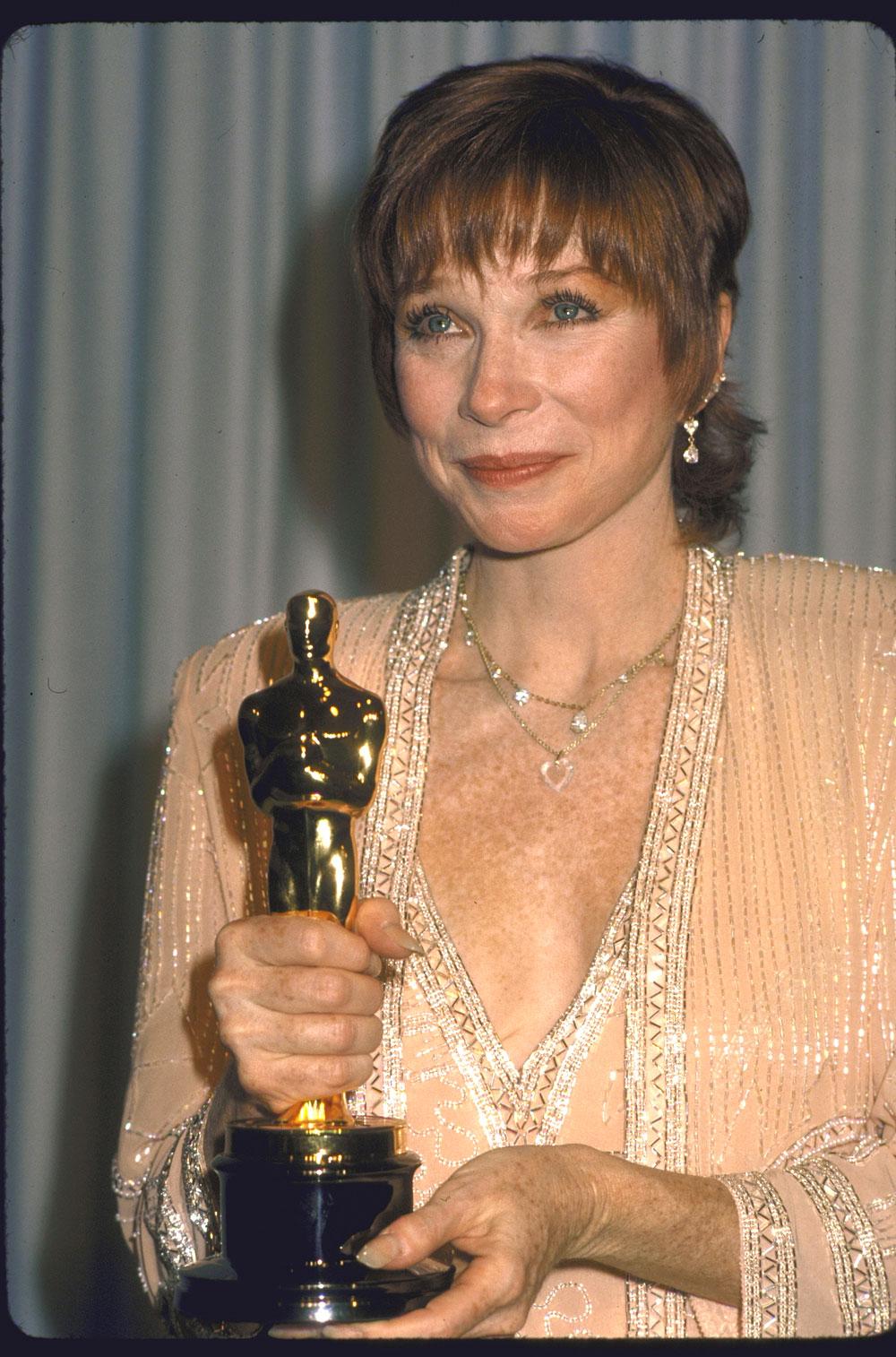 Shirley MacLaine se llevó el Oscar en 1984 por su magnífico papel en 'La fuerza del cariño'.