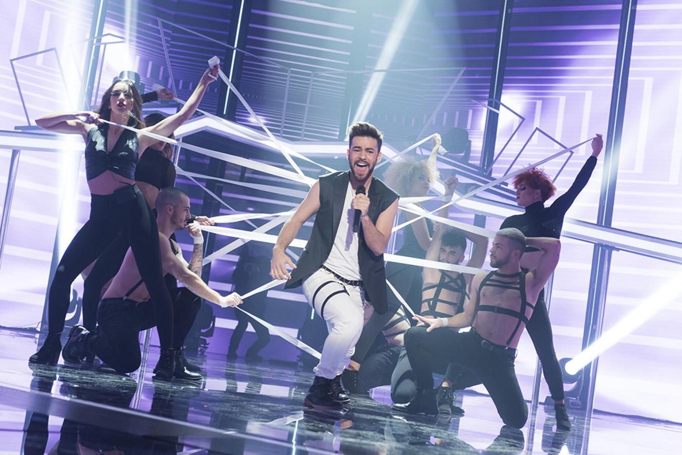 Interpretó el tema 'Eloise' de Tino Casal.