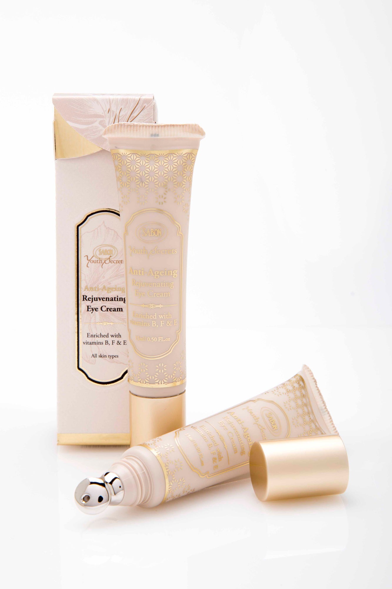 Disminuye la aparición de líneas finas y arrugas, proporciona nutrientes esenciales, y aumenta la firmeza y elasticidad. (45€)