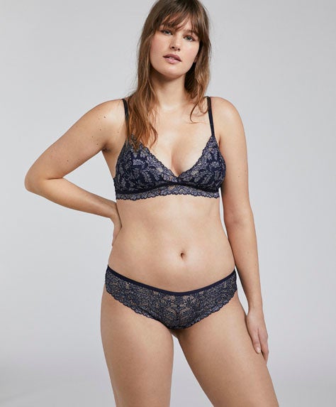 Las mujeres de Oysho están orgullosas de sus cuerpos y derrochan sensualidad