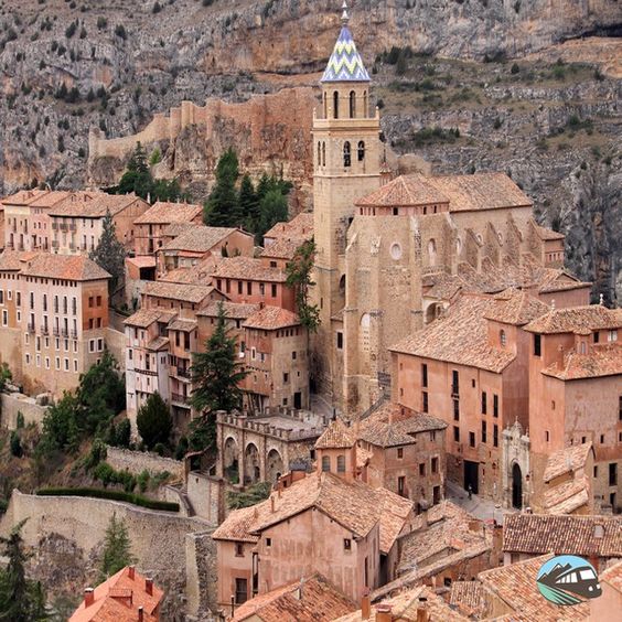 Albarracín, en Teruel, es un pueblo que se encuntra en la sierra... ¡Es precioso! (Foto: Pinterest).