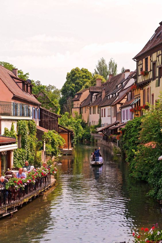¿Es Colmar el pueblo con más encanto por excelencia? En este pueblecito se inspiró La Bella y la Bestia y no nos extraña nada... (Foto: Pinterest).
