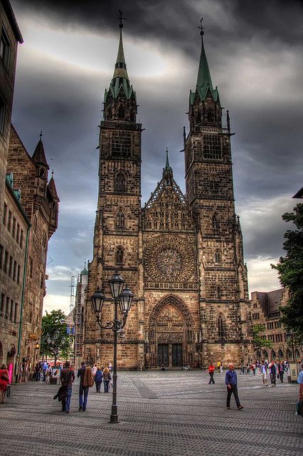 Otra ciudad alemana... Nuremberg. Además de tener numerosos monumentos que visitar, es otra ciudad que te enamora en sus calles... (Foto: Pinterest).