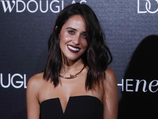 Antes de su cambio radical, Macarena lucía una melena bob con su color castaño oscuro natural.