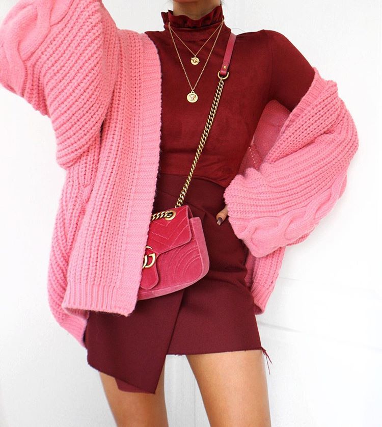 El rosa llena de color a los chaquetas gruesas, como esta de River Island que se ha hecho viral y que lleva @lissyroddyy.