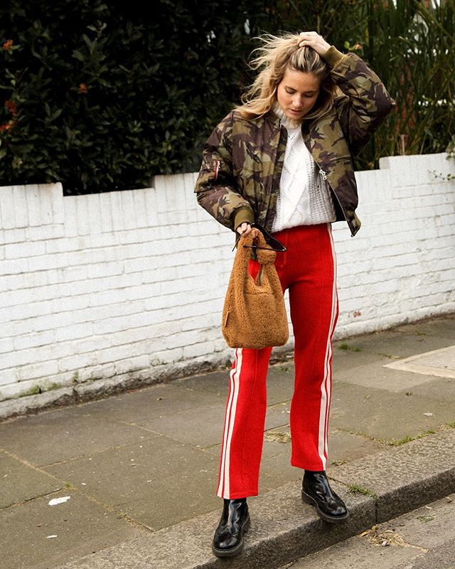 Lo mismo ocurre con su versión en bolso, que luce con un look 'athleisure' Lucy Williams