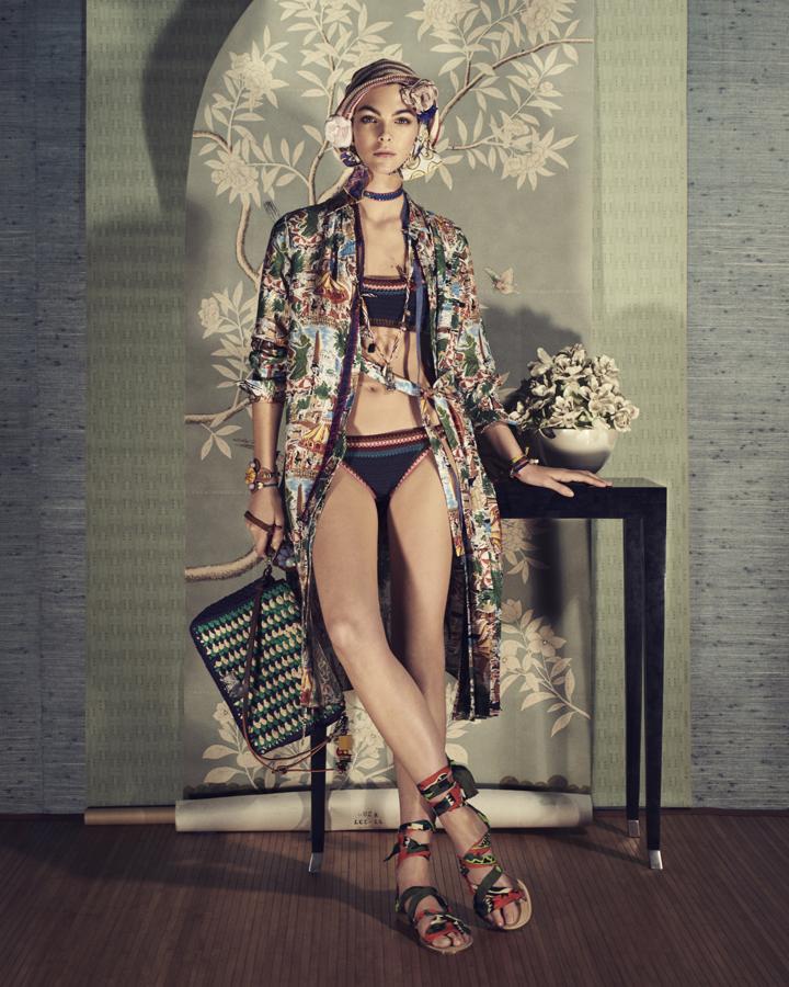 La campaña SS18 de Zara es una maravillosa oda a la delicadeza femenina capaz de unir en un solo look (como este) las tendencias más dispares... en una armonía perfecta.