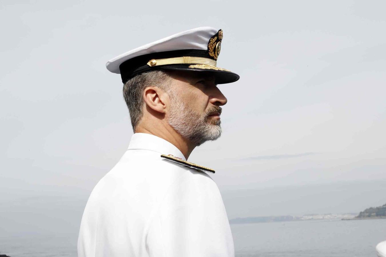 El Rey Felipe VI, de uniforme de la marina, en el aniversario de la Guardia Marina.