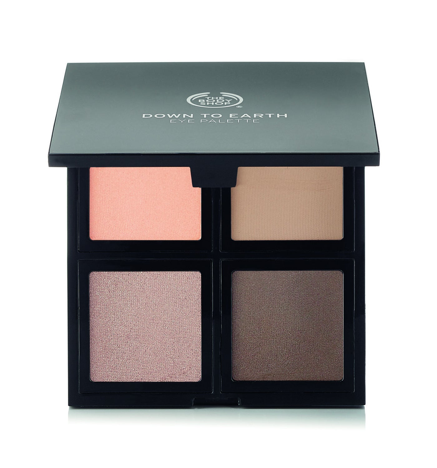 Paleta de sombras de ojos Dowh to Earth de The Body Shop. 4 tonos para tus ojos, con una fórmula natural y vegana. Diversos tonos y acabados. (20€)