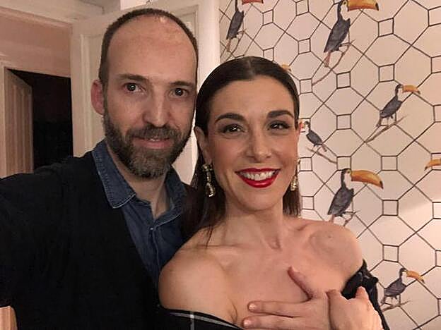 Galería. Raquel Sánchez Silva posa con Roberto Siguero, national make up artist de Lancôme.